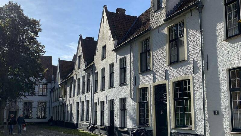 Begijnhof (Beguinage) in Bruges