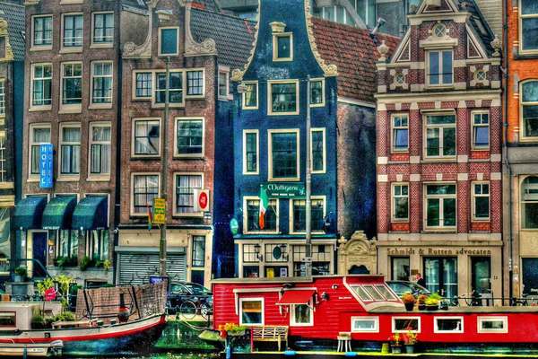 Amsterdam by Maurizio Mori via Flickr cc-2.0-sa