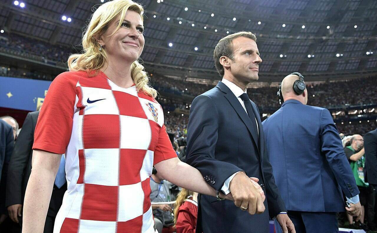 1280px Kolinda Grabar Kitarovic And Emmanuel Macron Prepare To Award The First And Second Places In The Final Of The 2018 Russian Football Cup