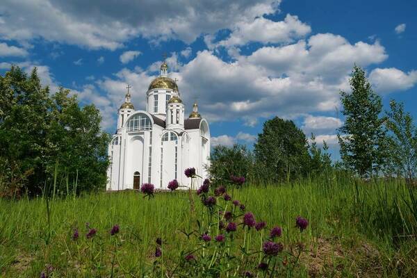 Church of St. Andrew Pyervozvannoho and All Saints in Bucha town, Kyiv Region, Ukraine. Courtesy of Shutterstock.