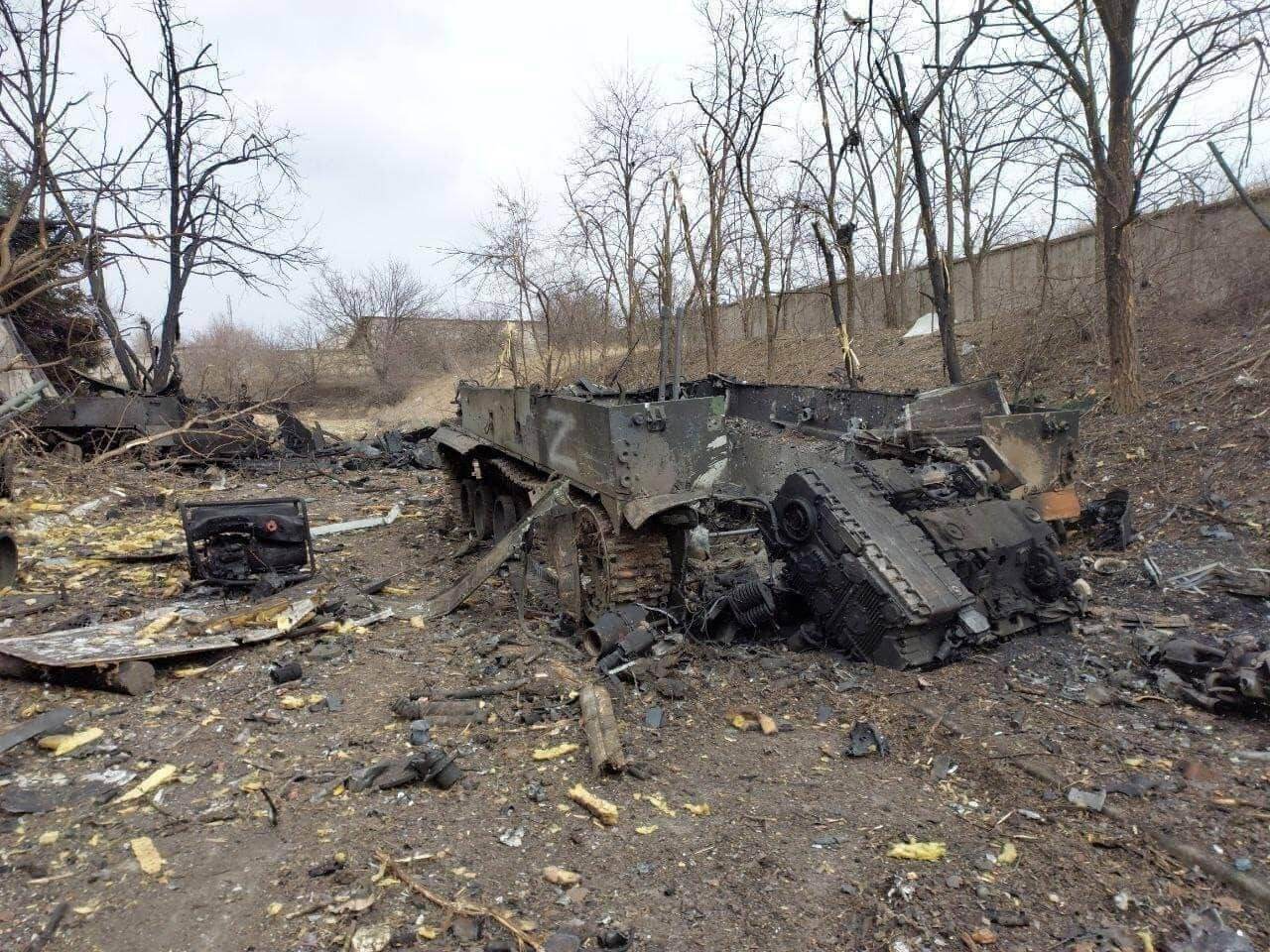 Destruction of Russian tanks by Ukrainian troops in Mariupol. Mvs.gov.ua, CC BY 4.0, via Wikimedia Commons.