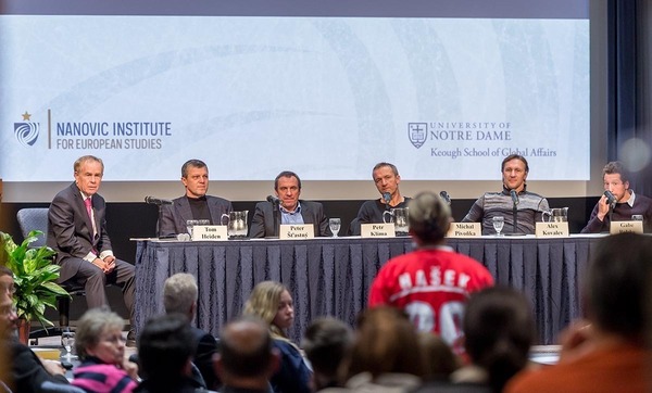 The 2015 Elite Athletes of the Cold War panel.
