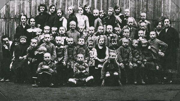 Janusz Korcak and the children.